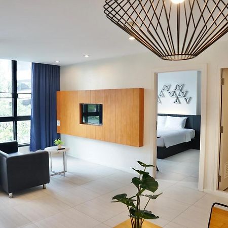 130 Hotel&Residence Bangkok Bagian luar foto