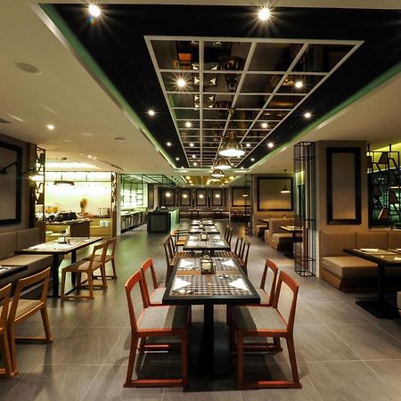 130 Hotel&Residence Bangkok Bagian luar foto