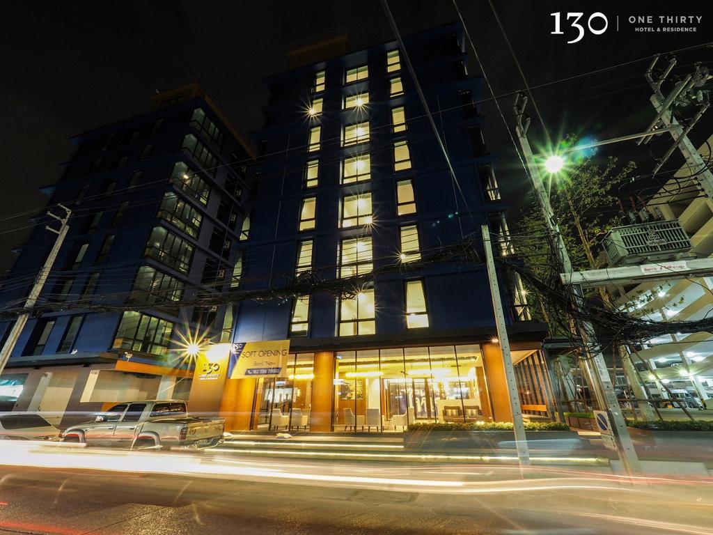 130 Hotel&Residence Bangkok Bagian luar foto