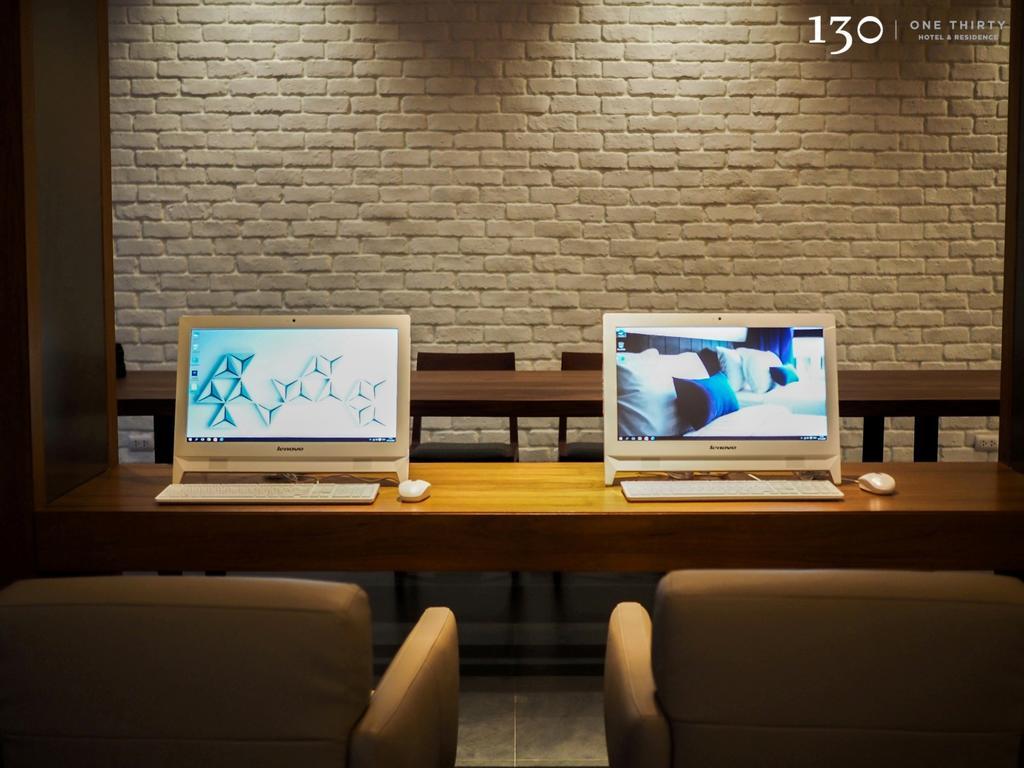 130 Hotel&Residence Bangkok Bagian luar foto