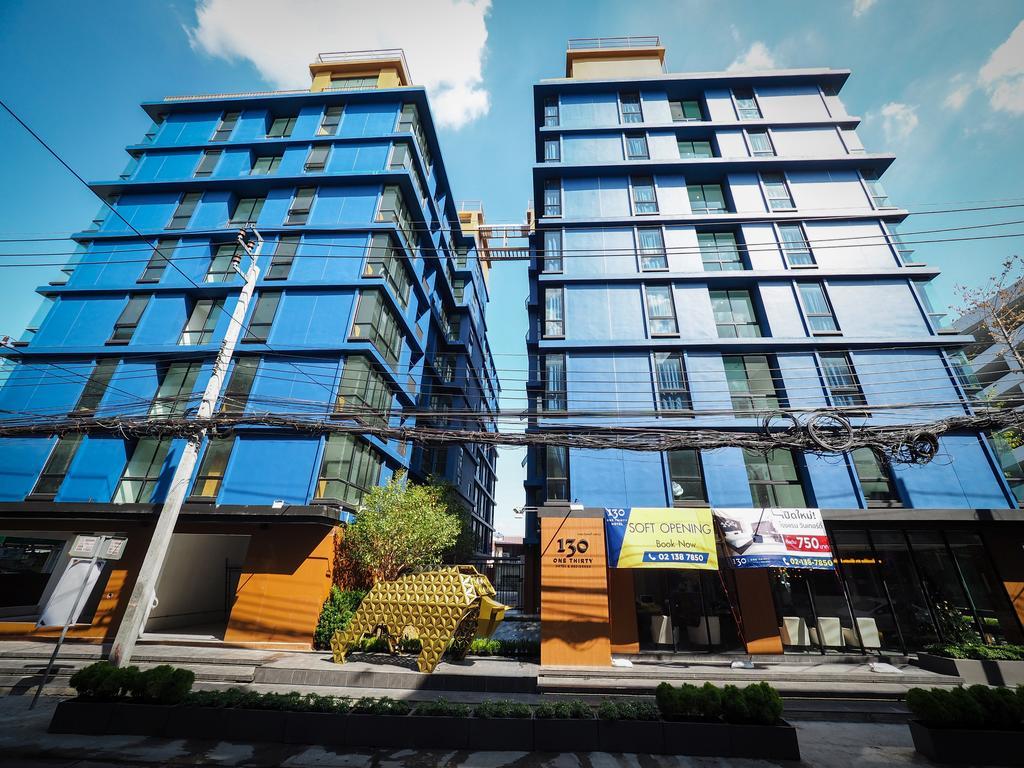 130 Hotel&Residence Bangkok Bagian luar foto
