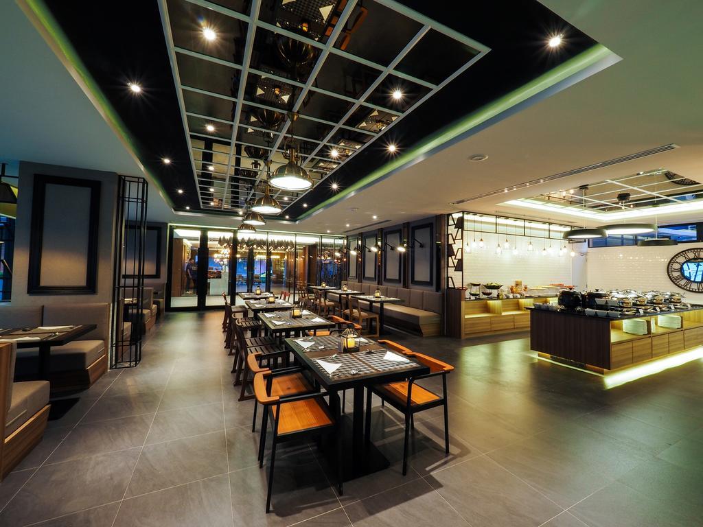 130 Hotel&Residence Bangkok Bagian luar foto