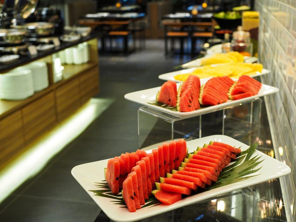 130 Hotel&Residence Bangkok Bagian luar foto