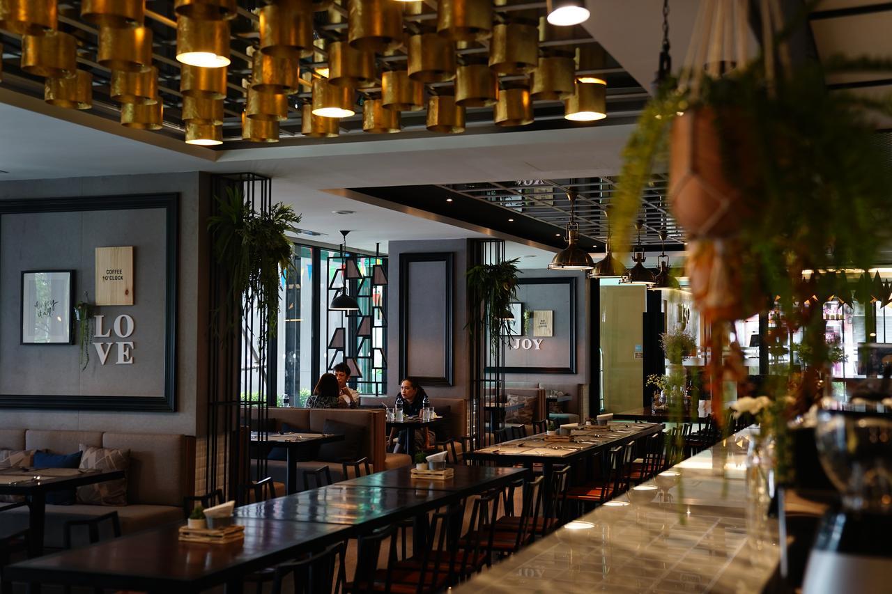 130 Hotel&Residence Bangkok Bagian luar foto