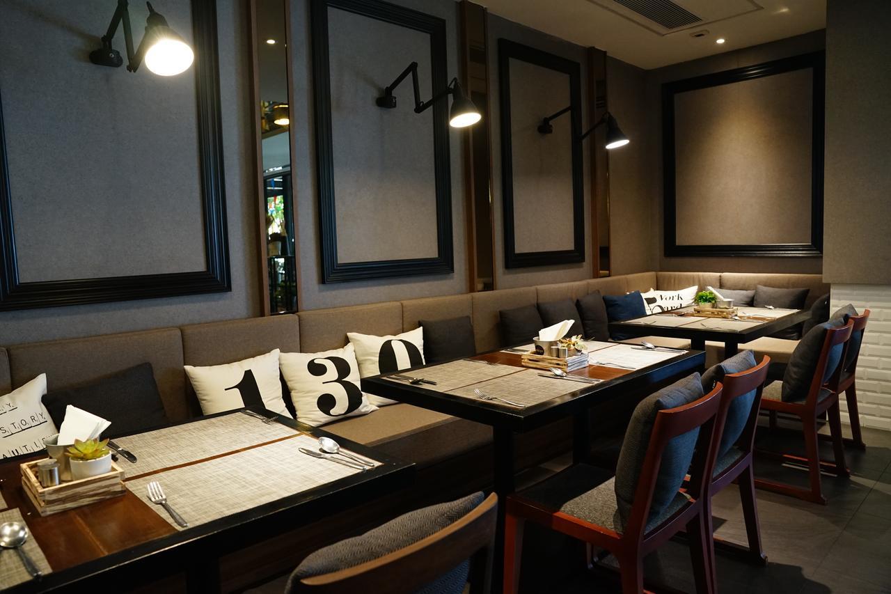 130 Hotel&Residence Bangkok Bagian luar foto
