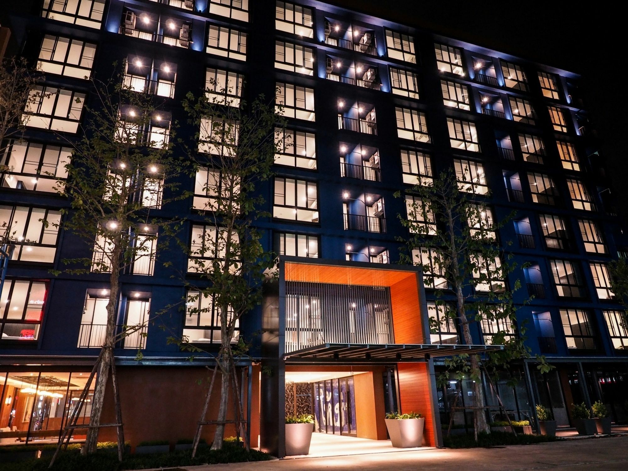 130 Hotel&Residence Bangkok Bagian luar foto